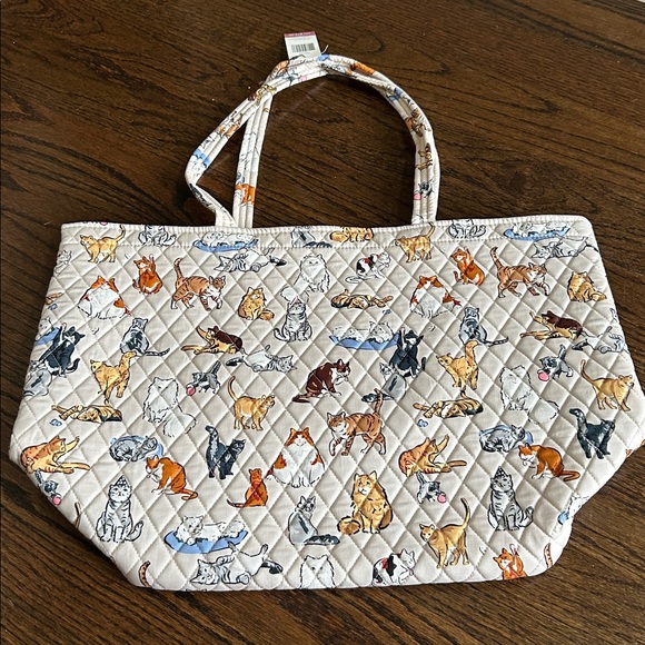 Vera Bradley Handbags - Vera Bradley Essential Grand Tote A Cat’s Life